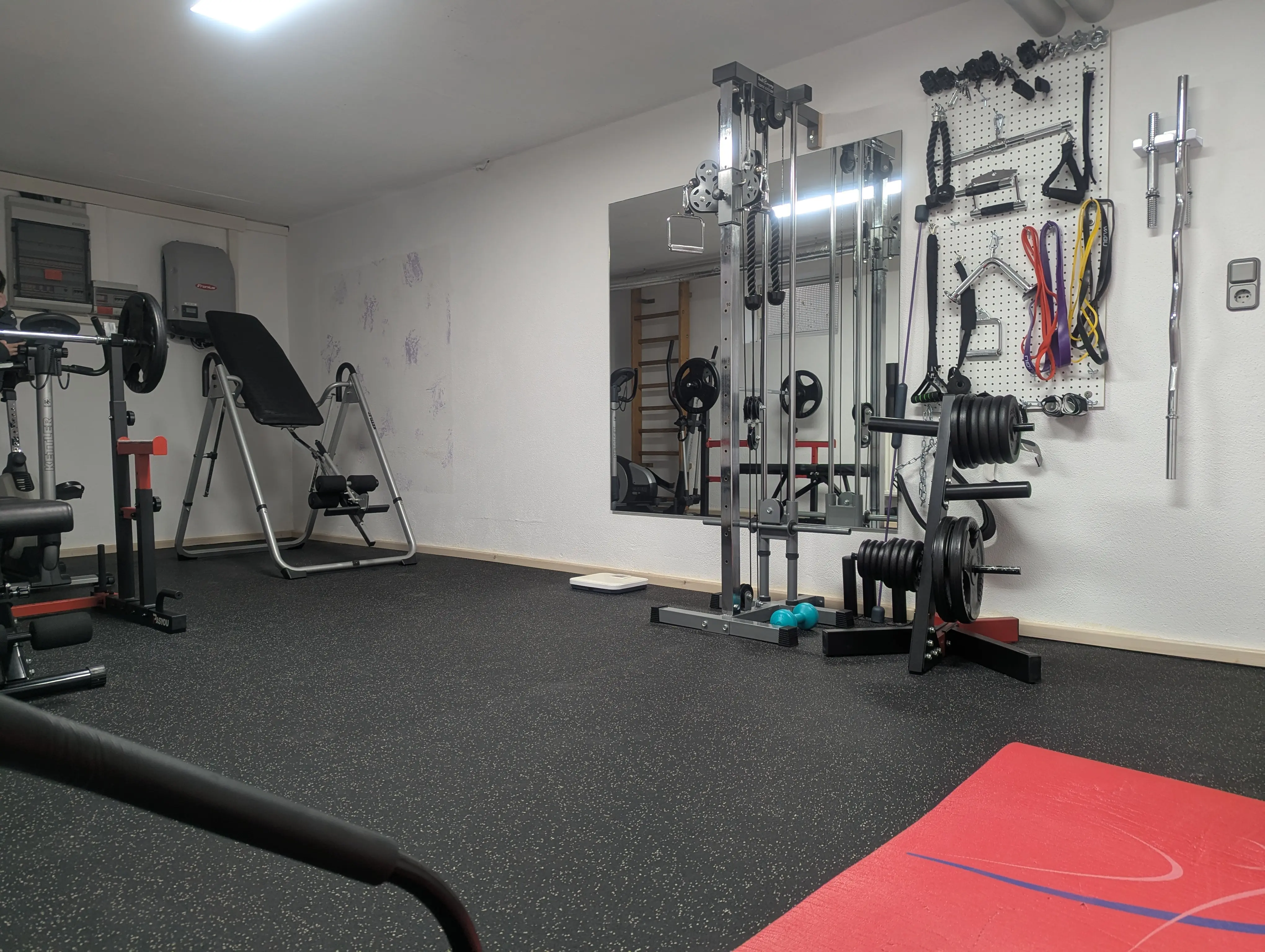 Krafttraining am Kabelzug im Fitnessstudio Birkholmhof