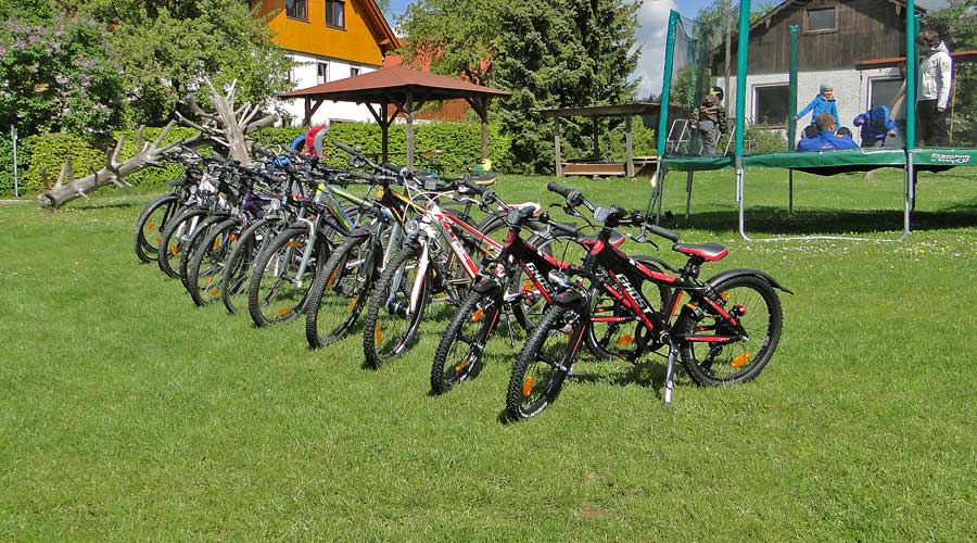 Der Fahrradverleih Birkholmhof verleiht 12 Fahrräder Ghost und Cube Mountainbikes, Tourenräder und Kinderräder